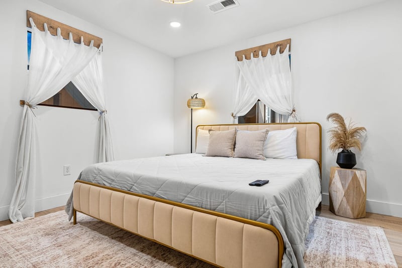 king bed