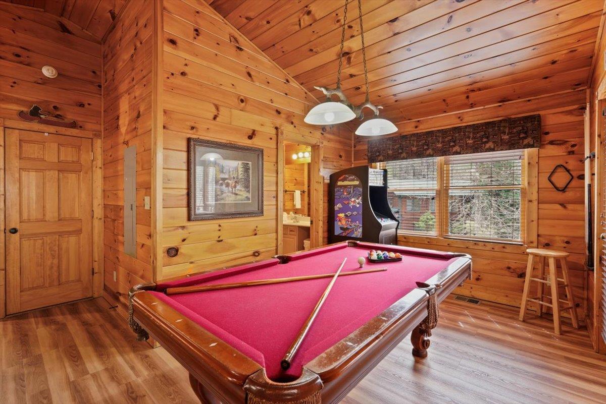 32Rec Room