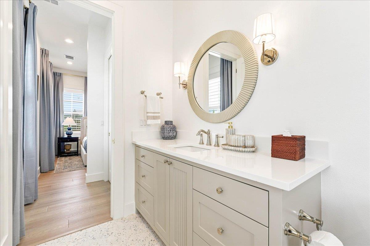 2nd King Suite, 2nd Floor