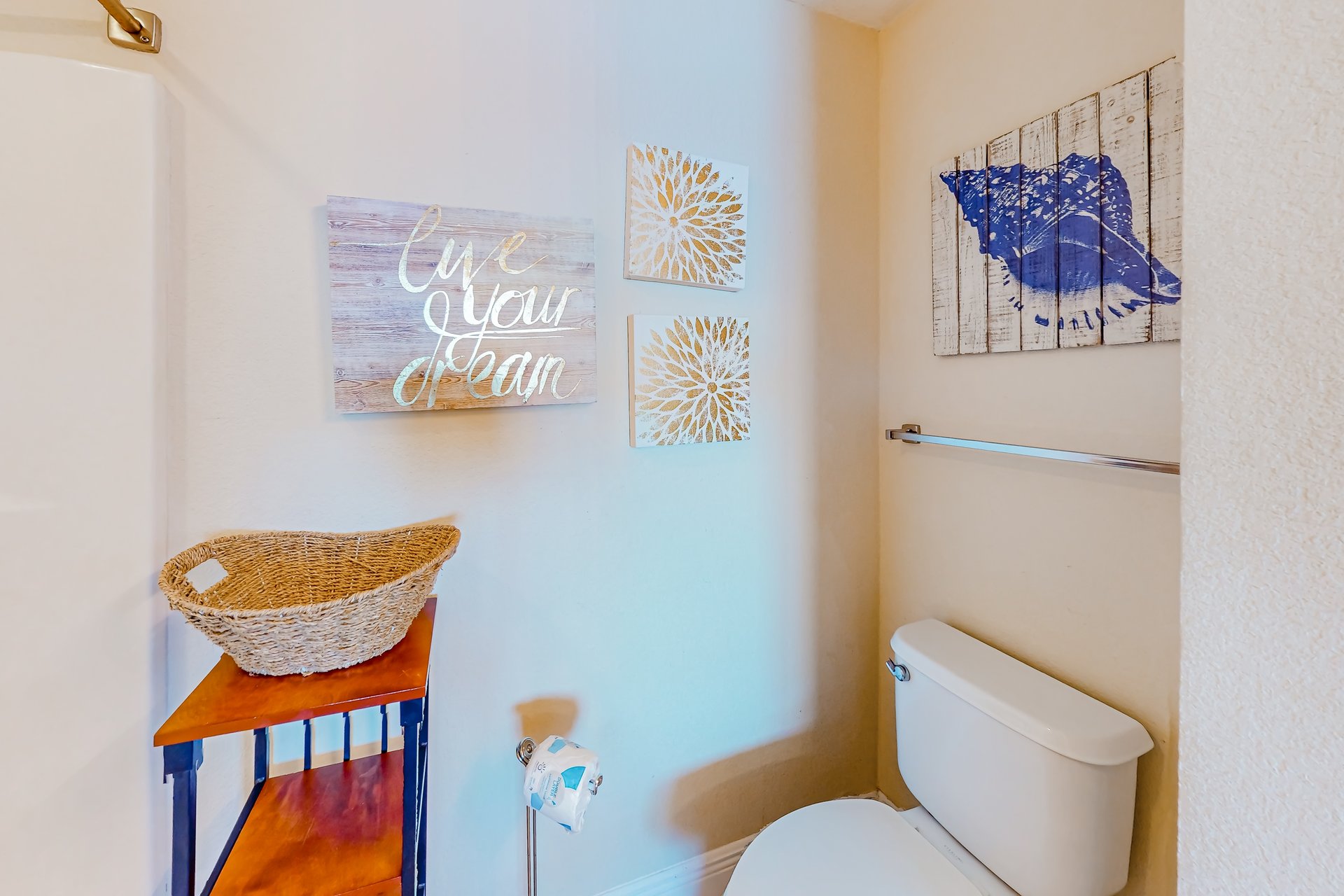 Crystal Tower 1703 17