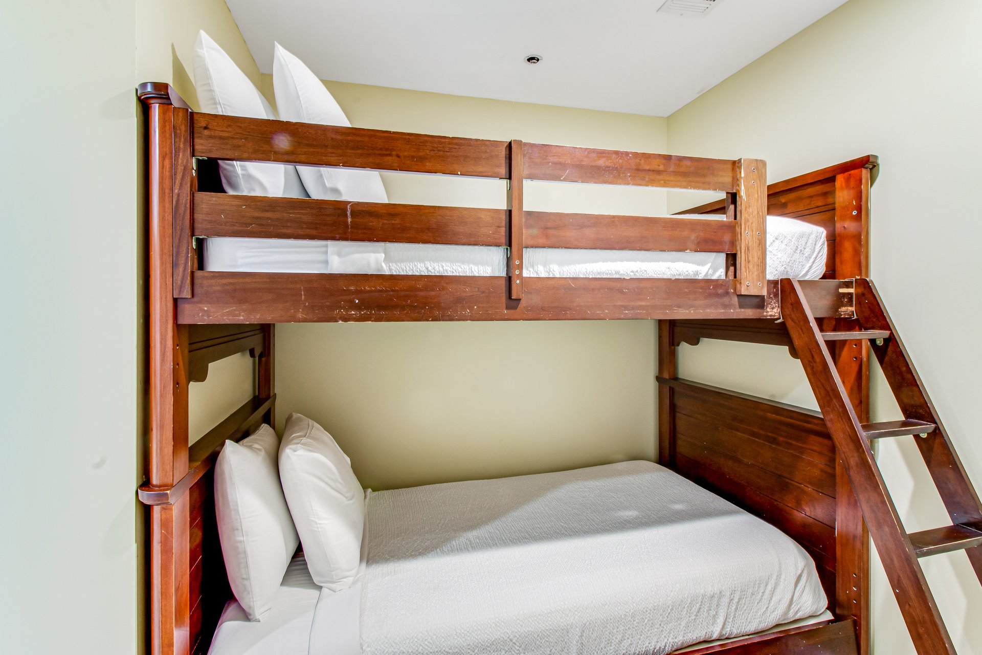 Splash Resort 507E 24