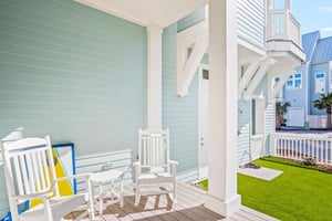 Fenced Side Yard, 1st Floor