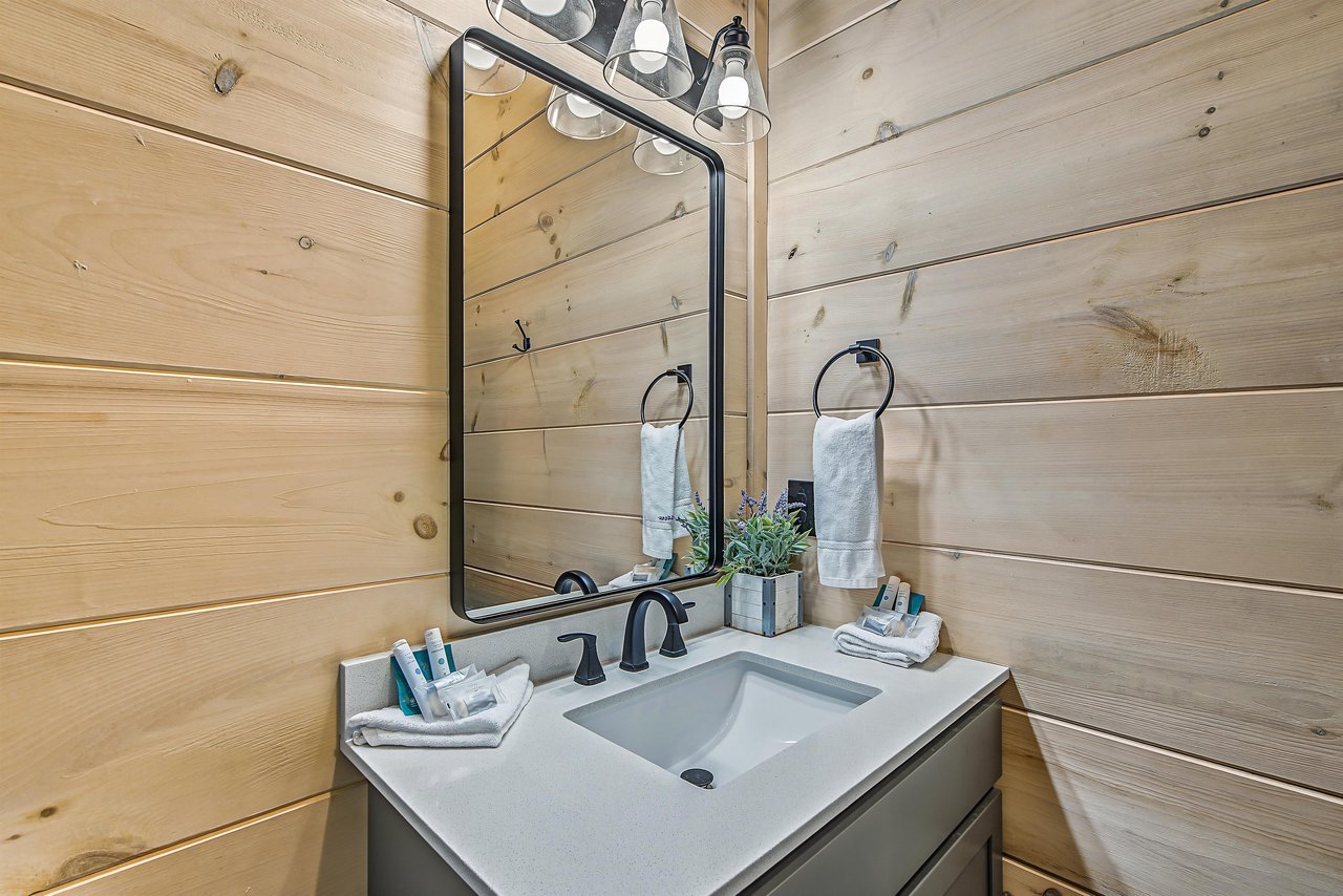 Upstairs Full bathroom 3