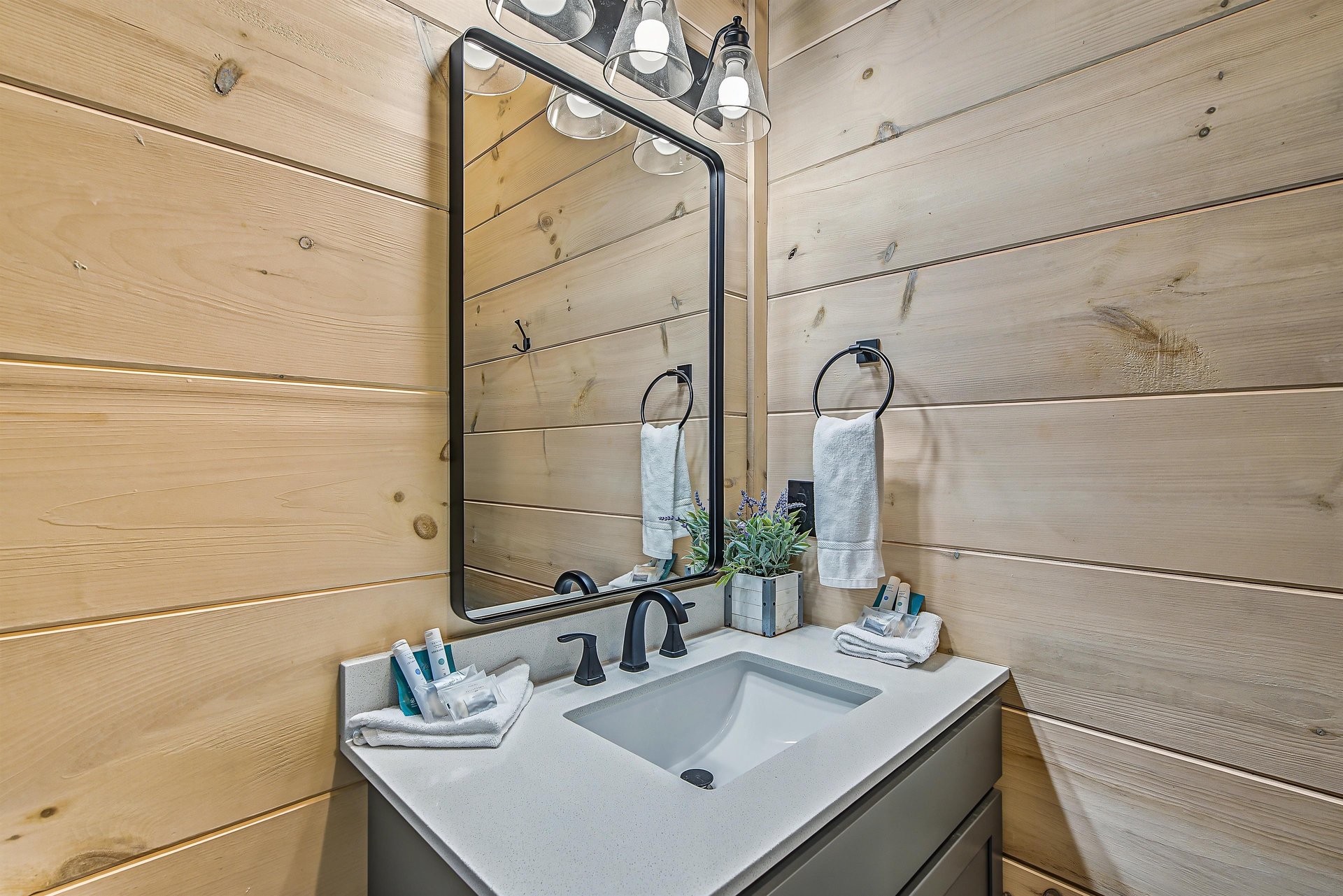 Upstairs Full bathroom 3