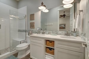 Primary King Bathroom, 1st Floor