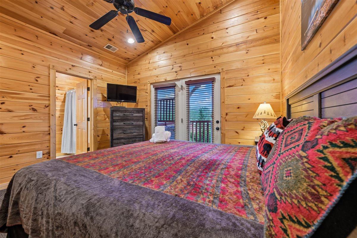 072Bedroom