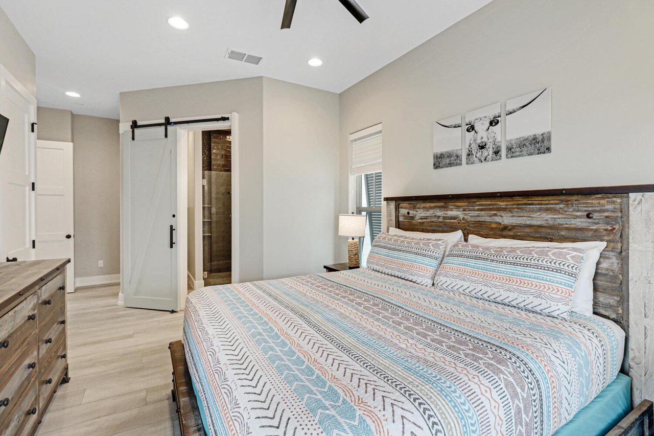 Primary King, 2nd Floor