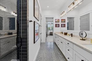 Bunk Room Ensuite, 1st Floor