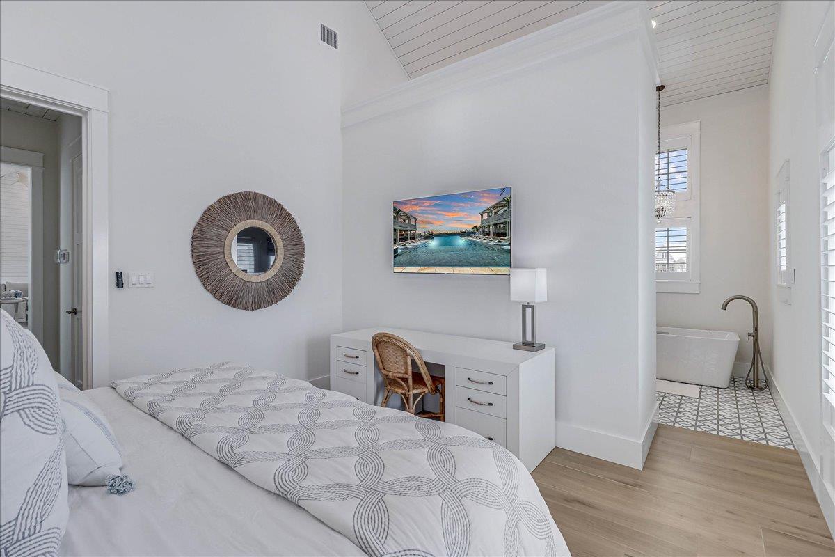 2nd Floor, Primary King Bedroom