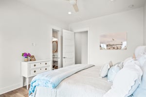 King Bedroom, 2nd Floor