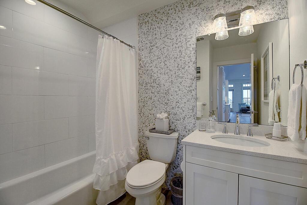 Hallway Bathroom, 3rd Floor