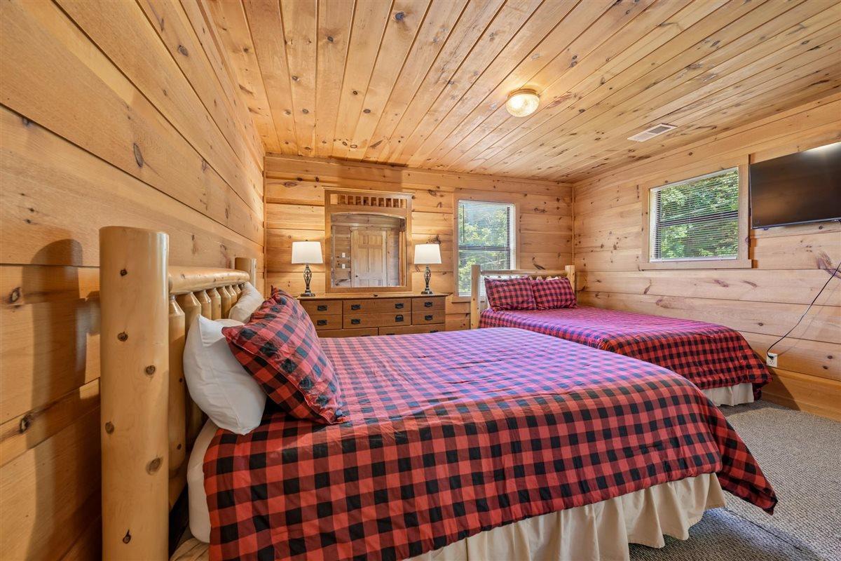 070Bedroom