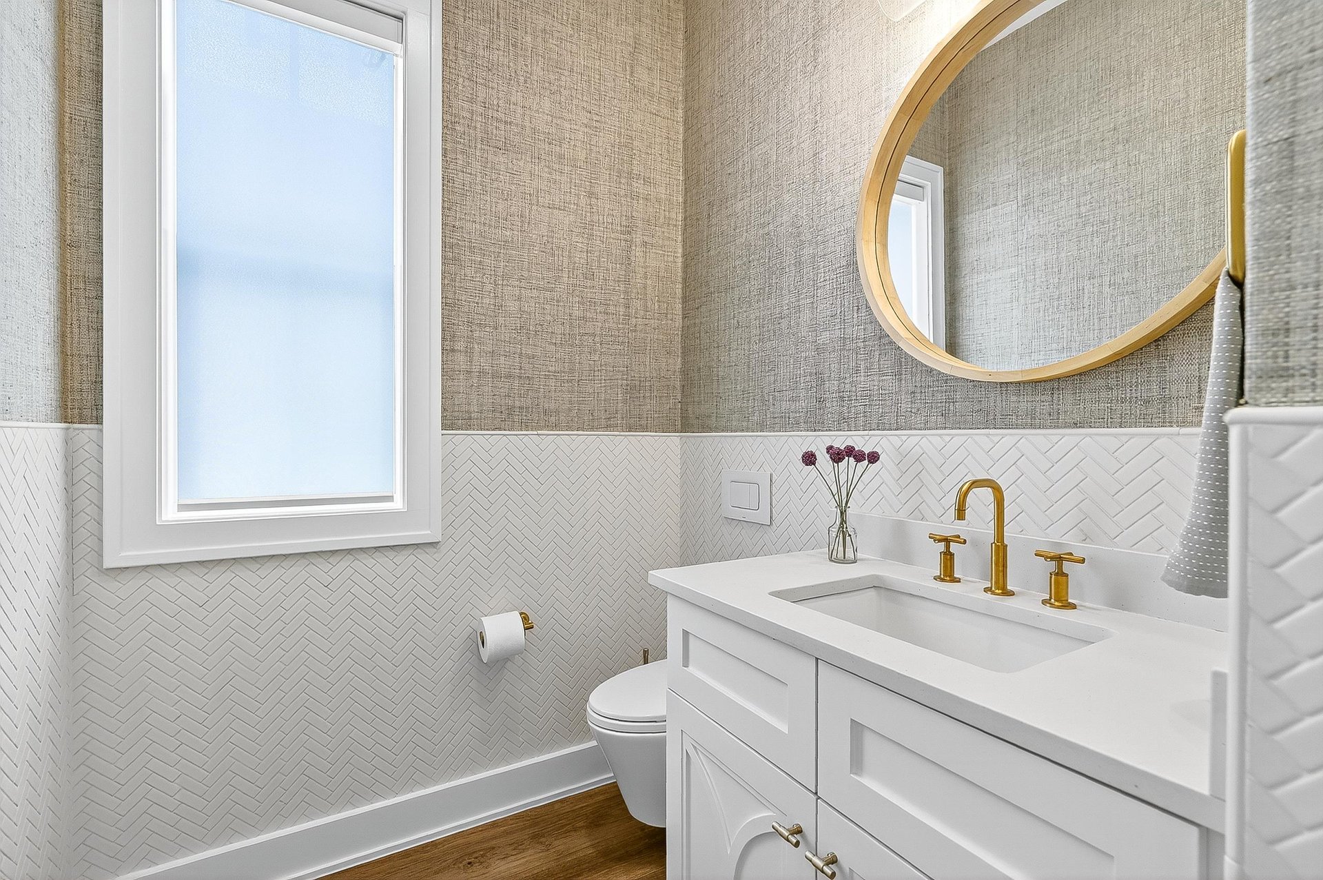 Hall Bathroom, 2nd Floor