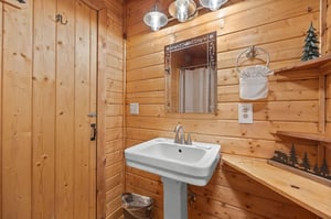 Single vanity sink