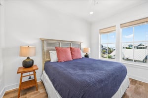 King Bedroom, 1st Floor