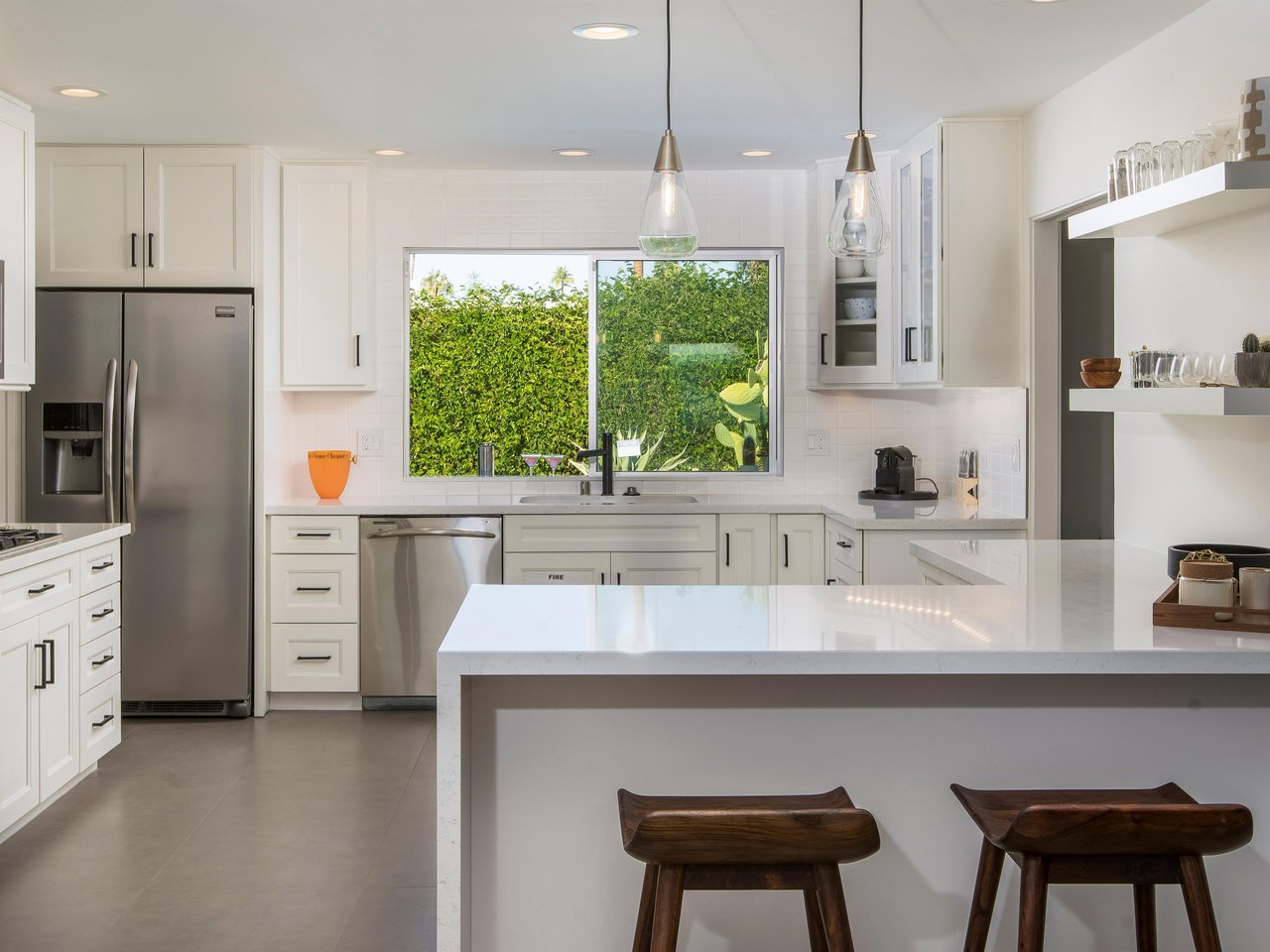 Well equipped kitchen