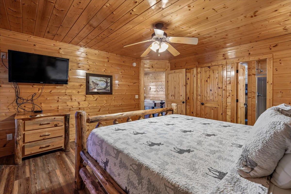 35Bedroom