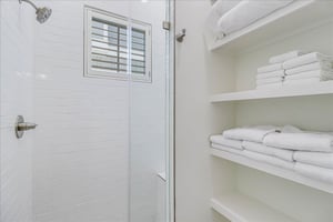 Shared Bathroom, 1st Floor