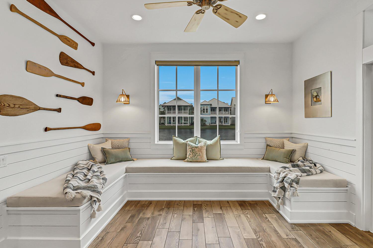 Living Area, 1st Floor