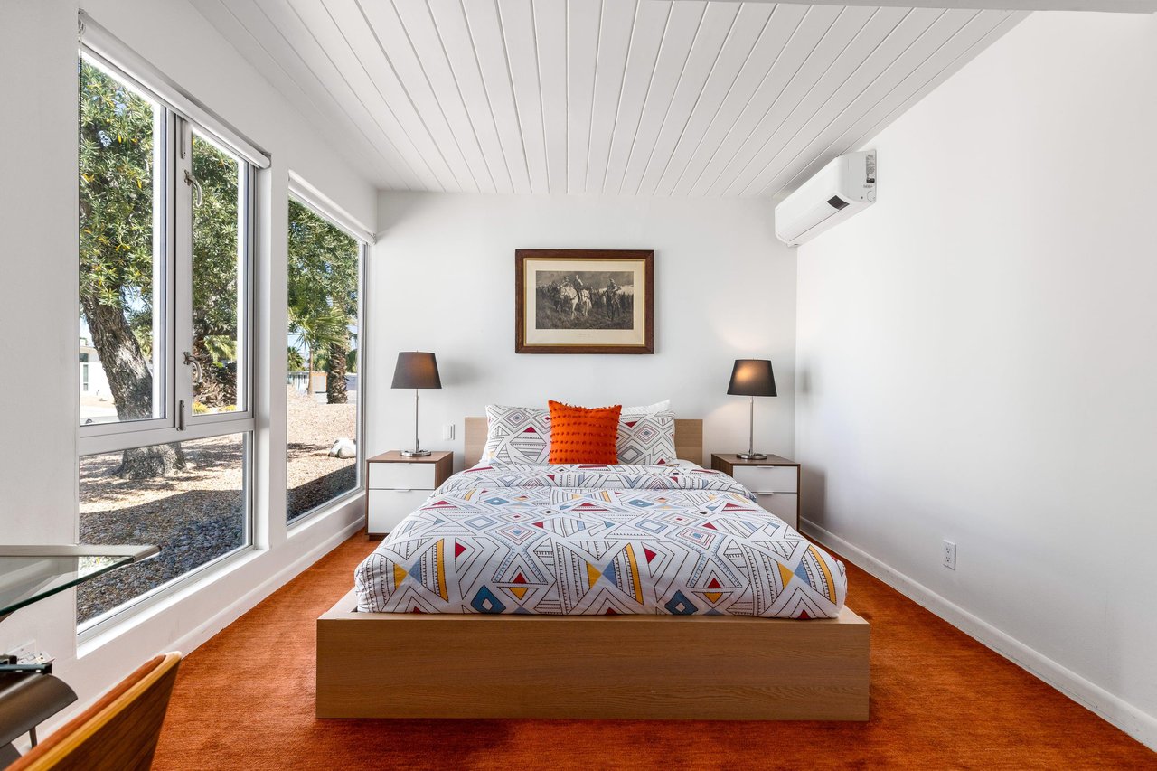 Guest bedroom