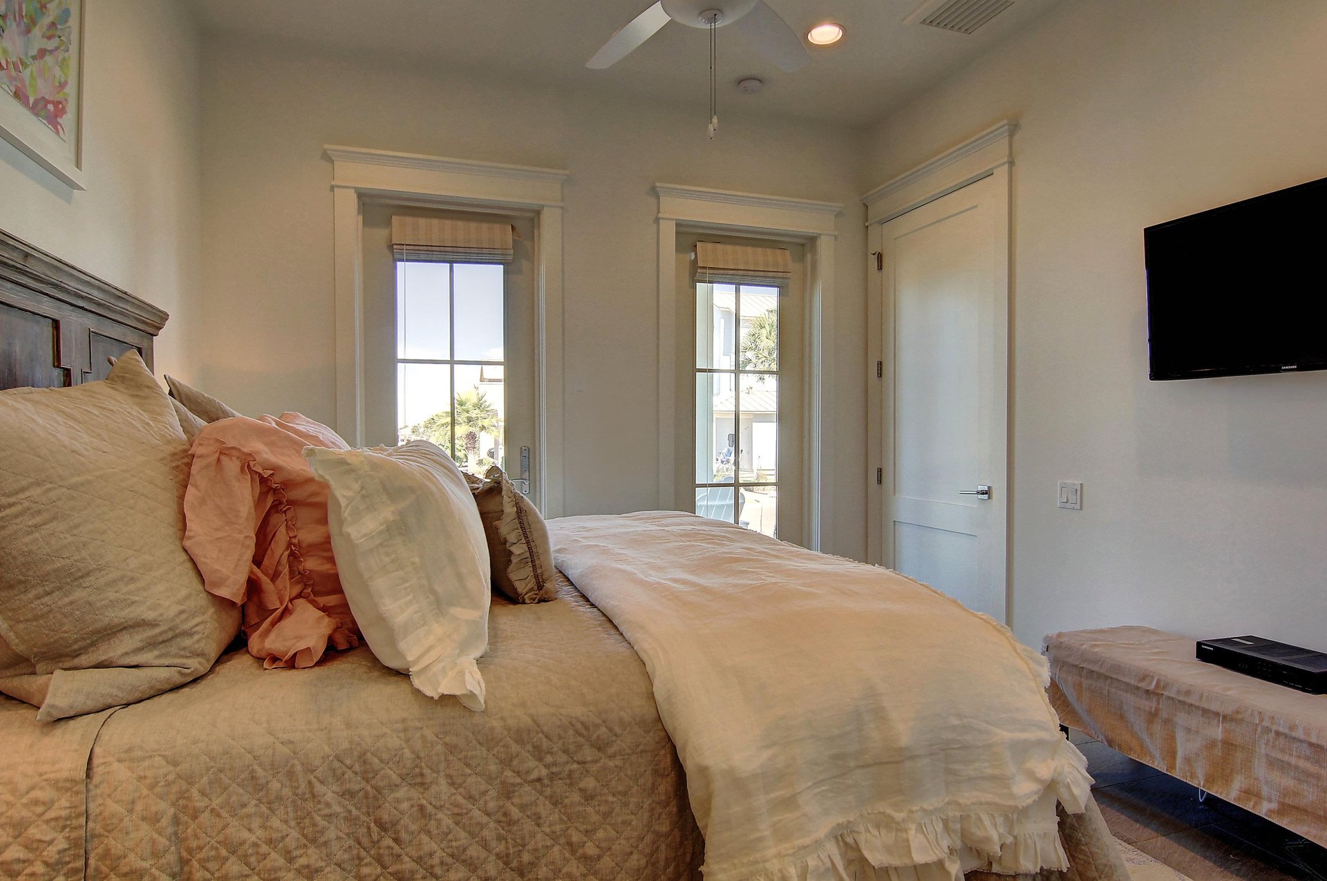 1st Floor, King Bedroom