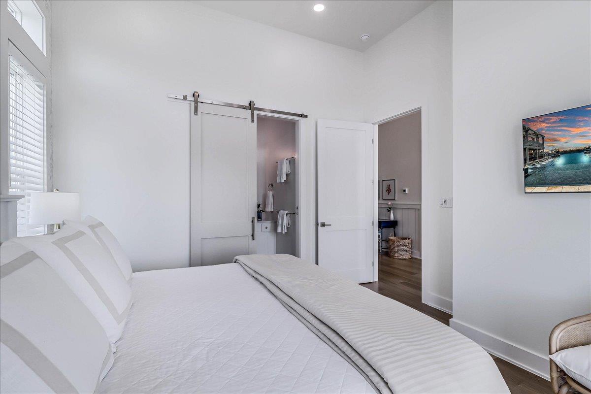 Second King Bedroom, 1st Floor