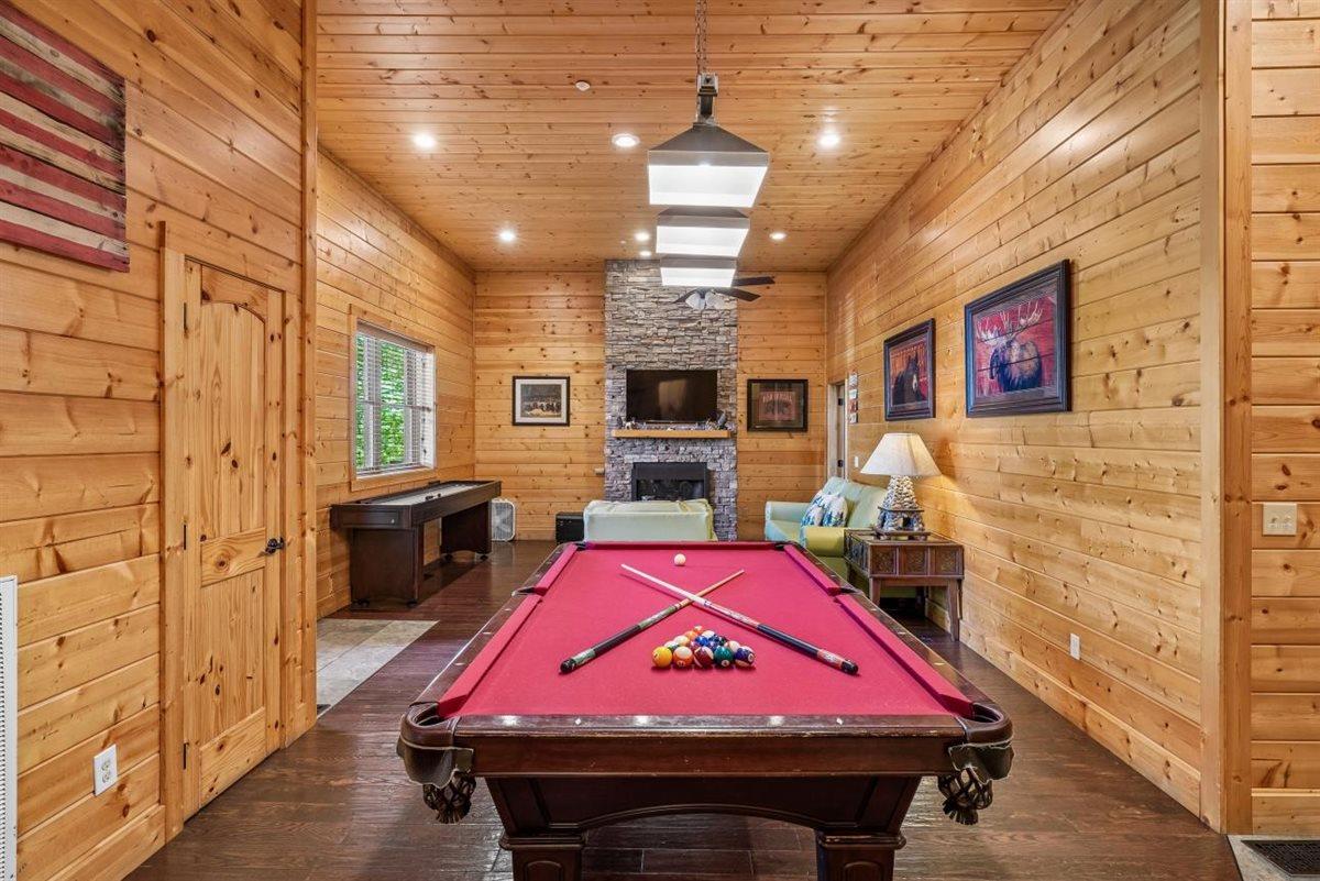 012Recreation Room