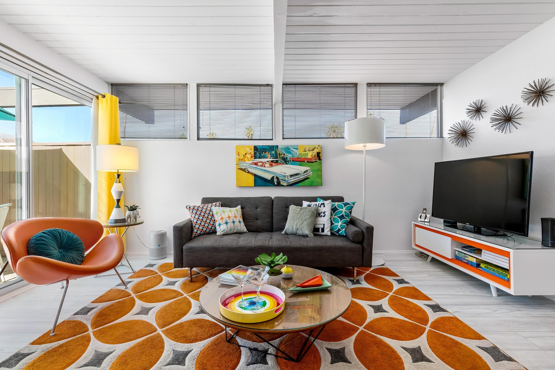 Spacious living room