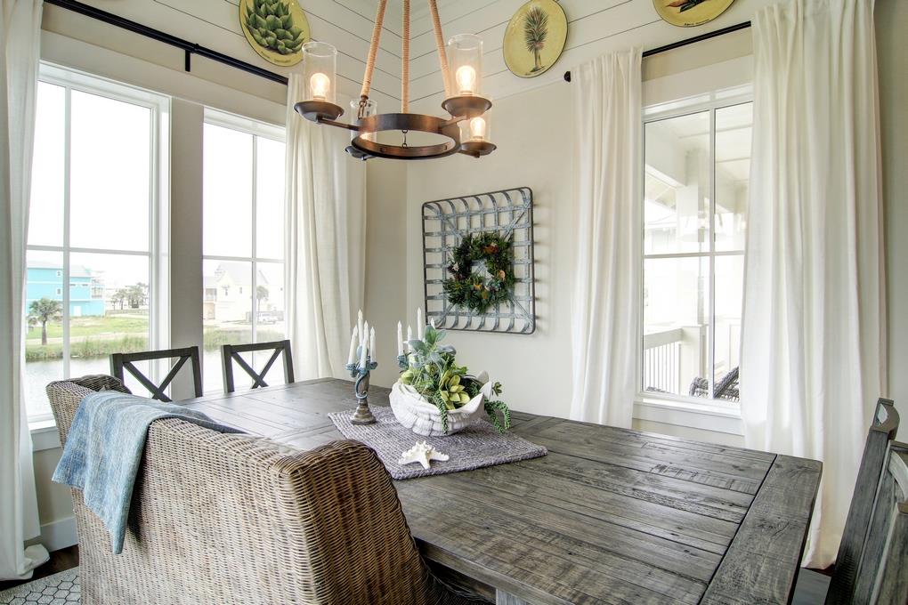 2nd Floor Dining Room Overlooking the Lake