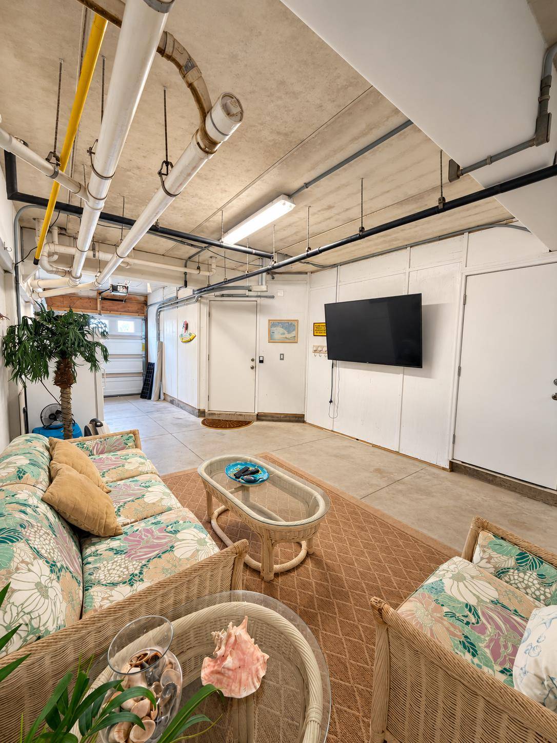 Garage Area