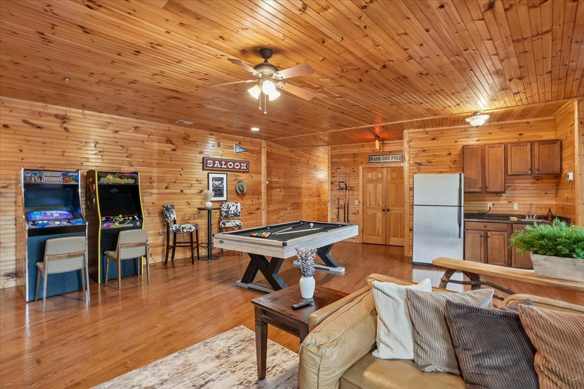 047Rec Room