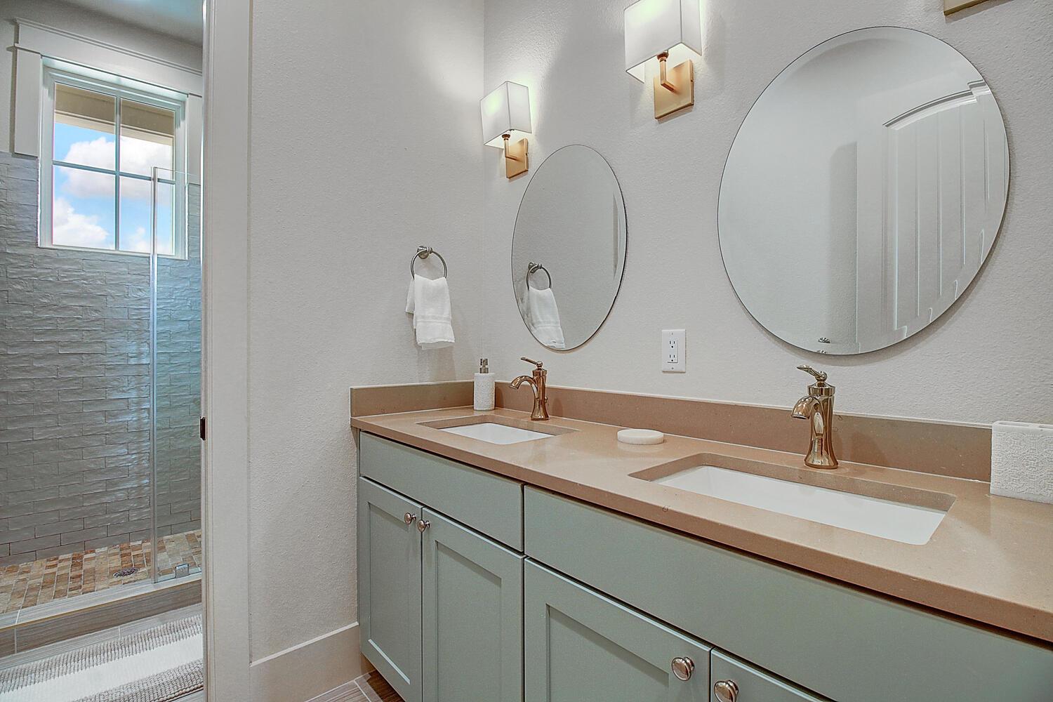 Hall Bathroom, 2nd Floor