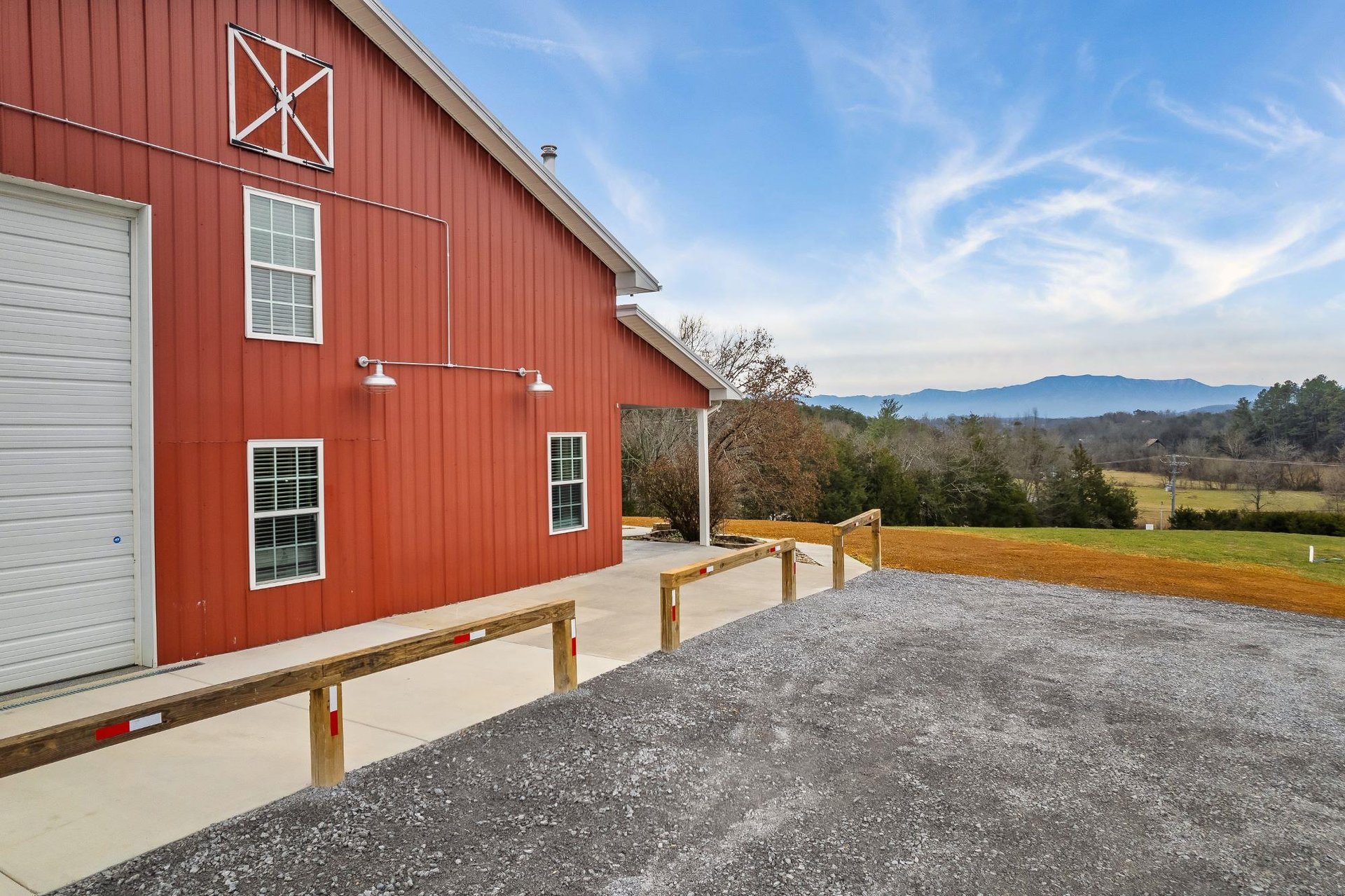 xcomingsoonBigRedBarn_233760