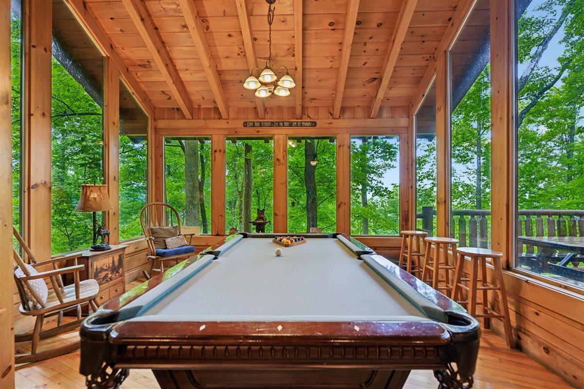 21Dining Area