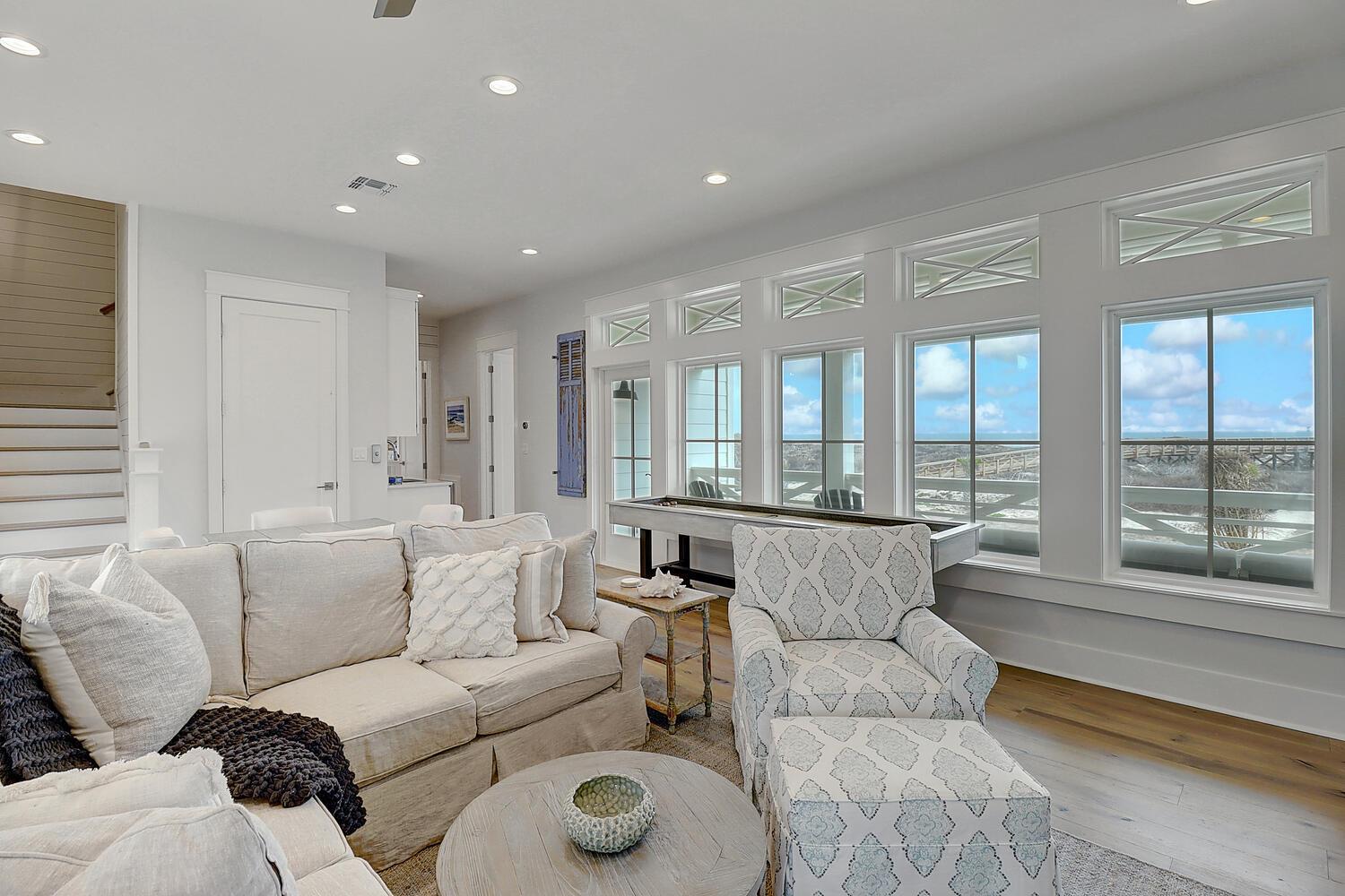 2nd Floor Sitting Area