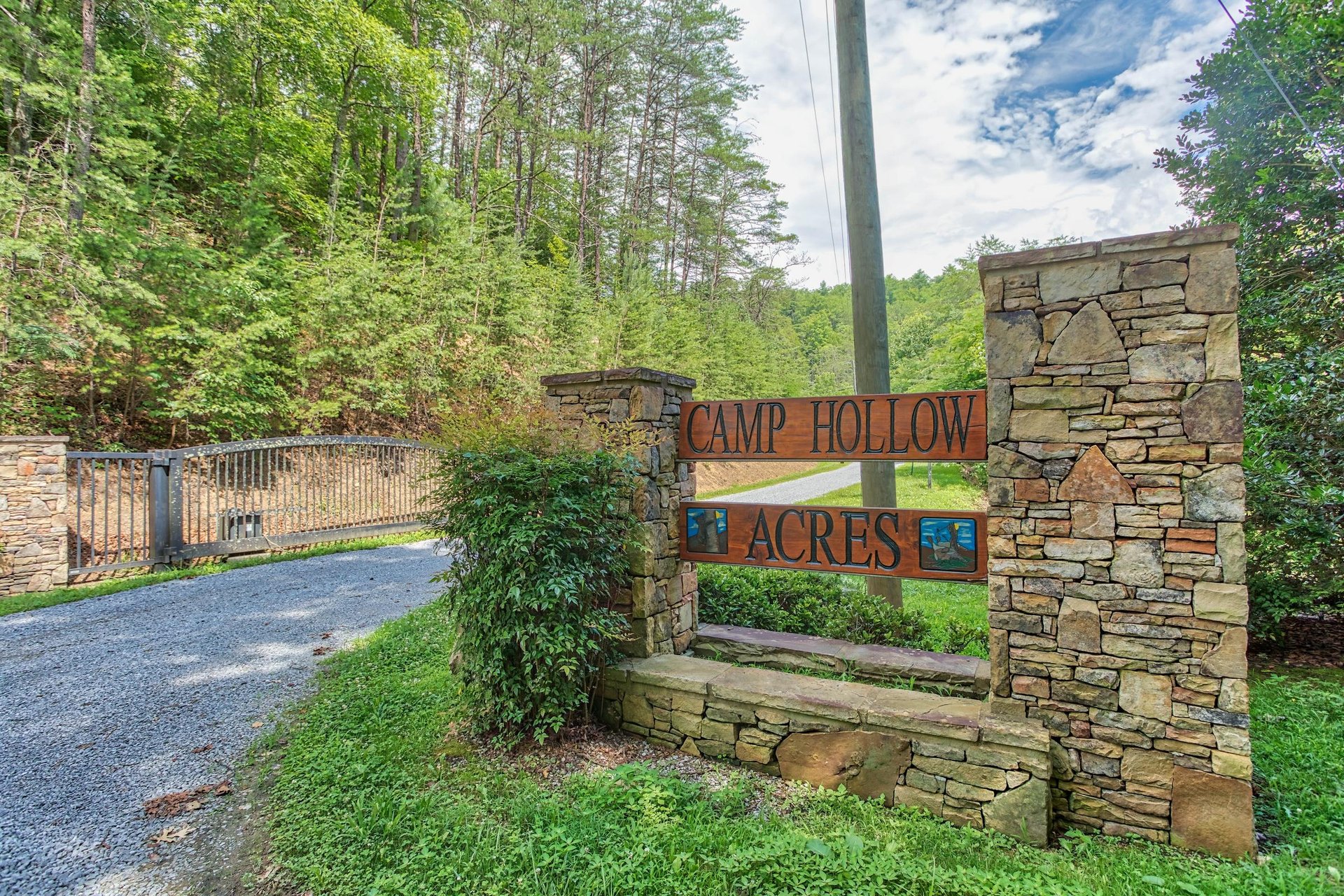 Camp Hollow Acres stone sign