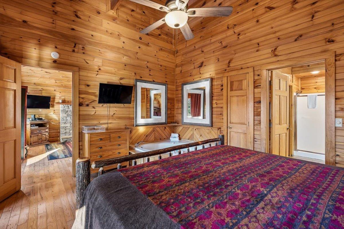 13Bedroom