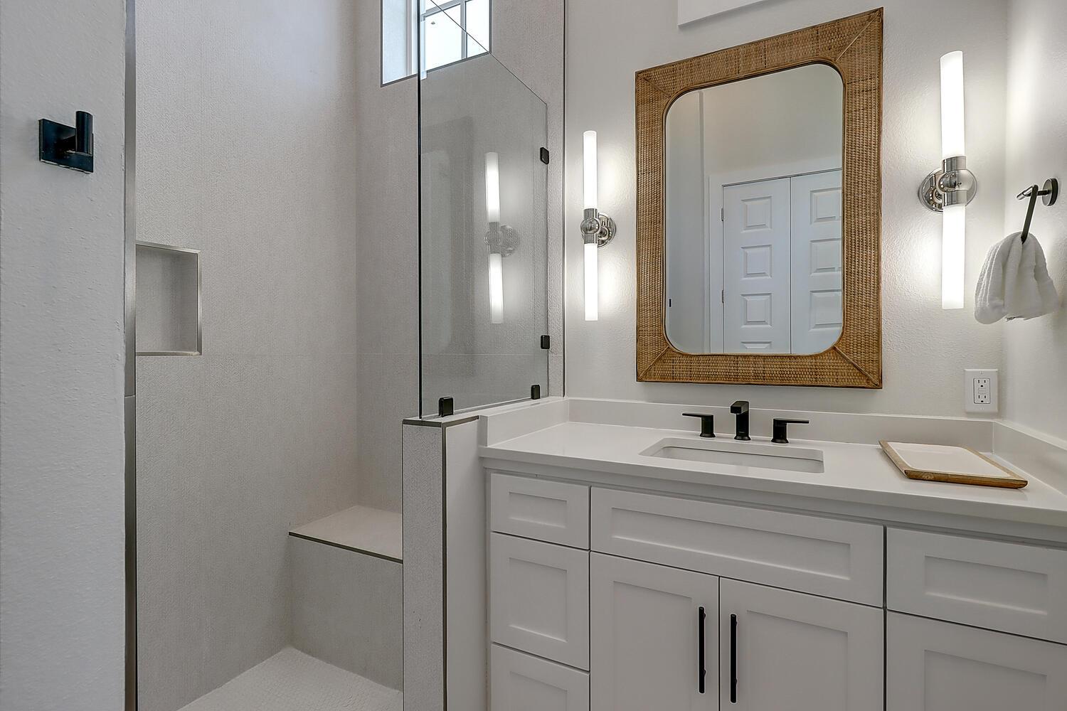 Master King Suite, 1st Floor