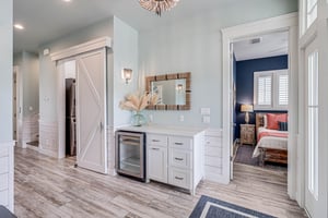 Foyer and Hallway Bar, 1st Floor