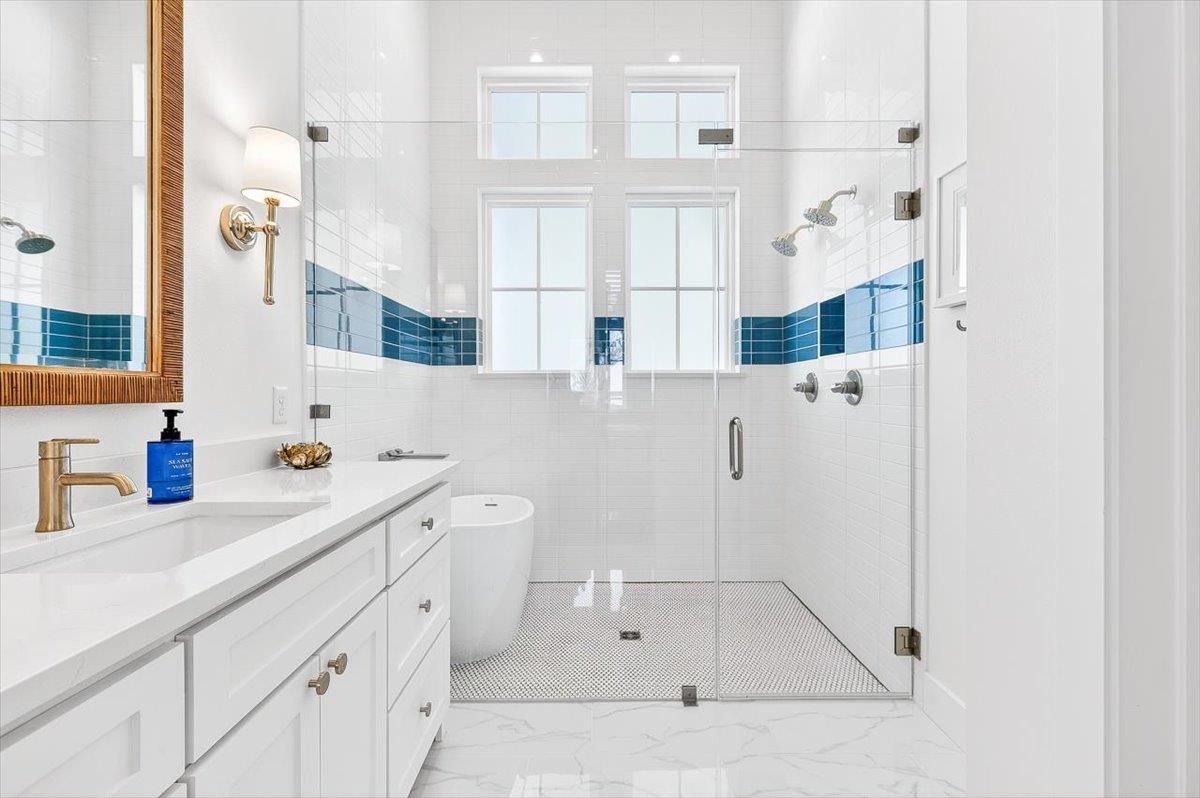 1st Floor, Loft Bathroom