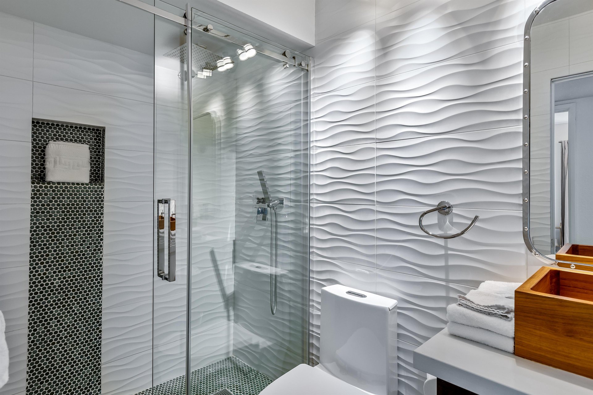 Guest shower