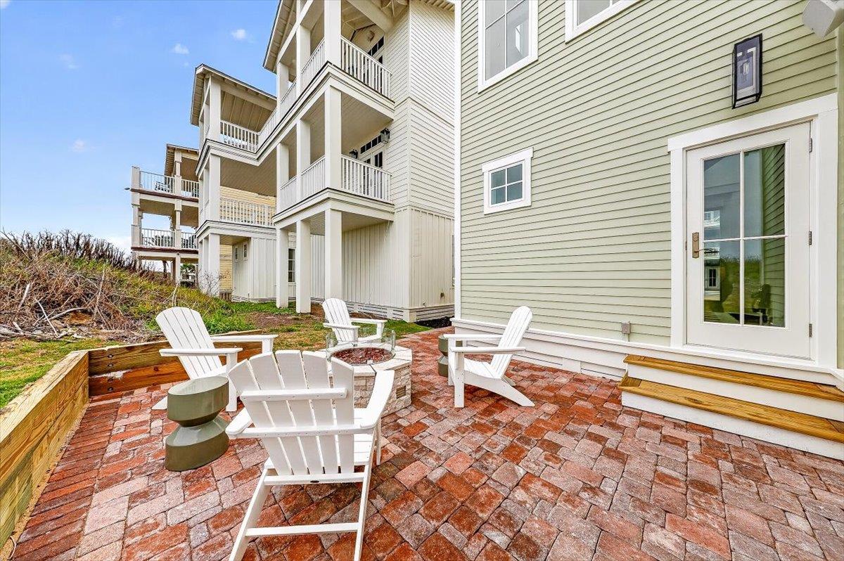 1st Floor, Back Patio