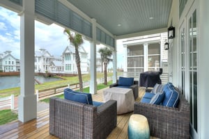 Back Patio Lounge on the Lakeside, 1st Floor