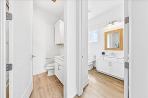 2nd Floor, Shared Bathroom