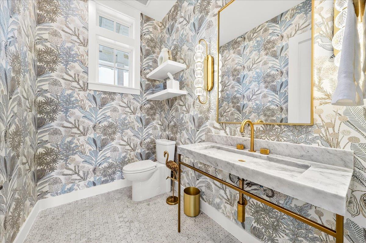 Powder Room, 3rd Floor