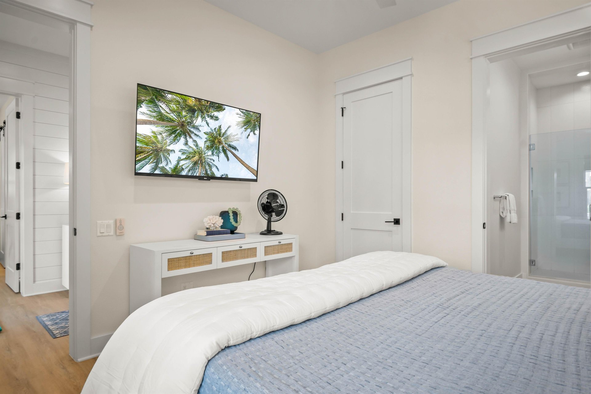 1st King Bedroom, 1st Floor