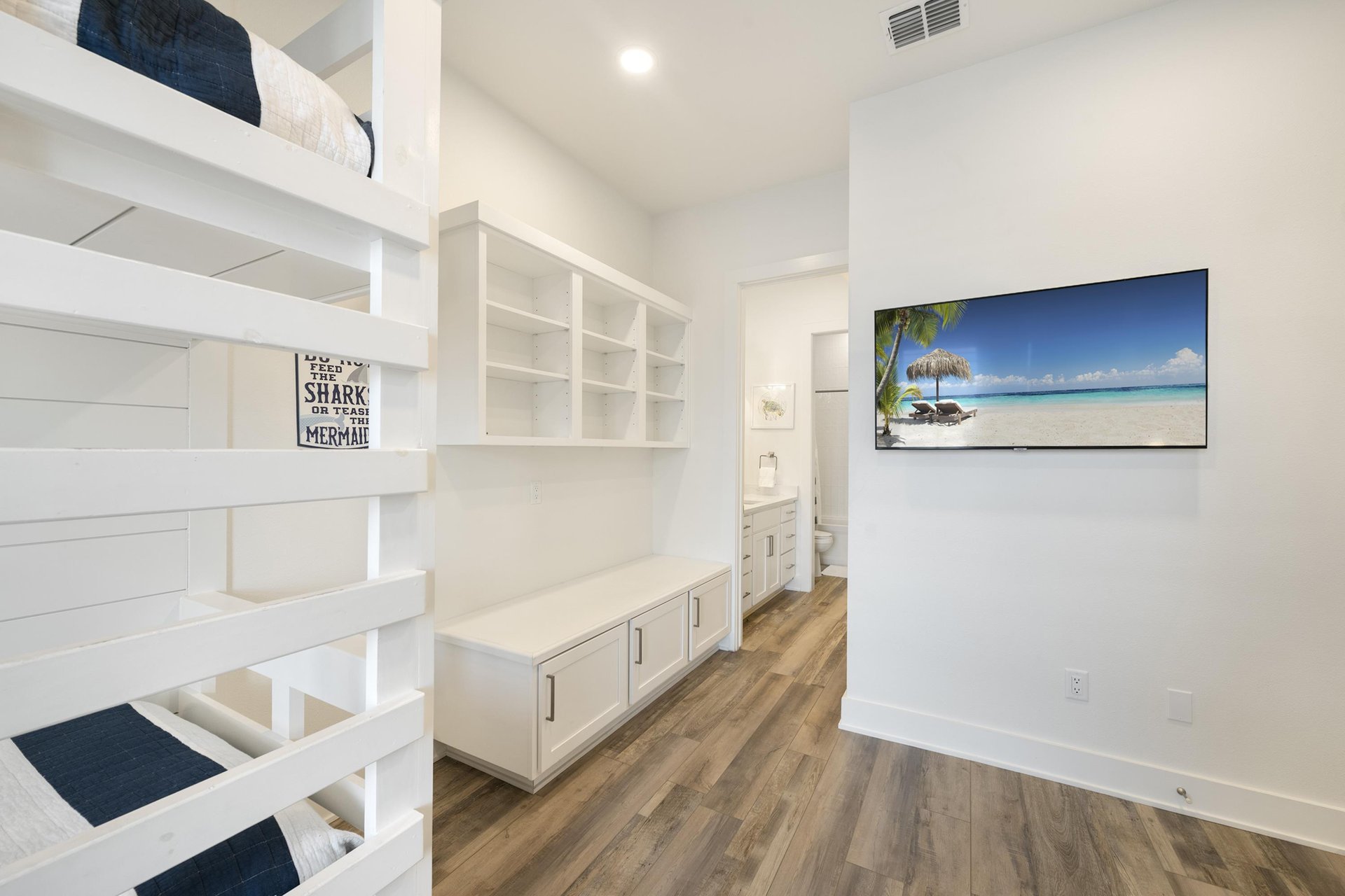 1st Bunk Room, 1st Floor
