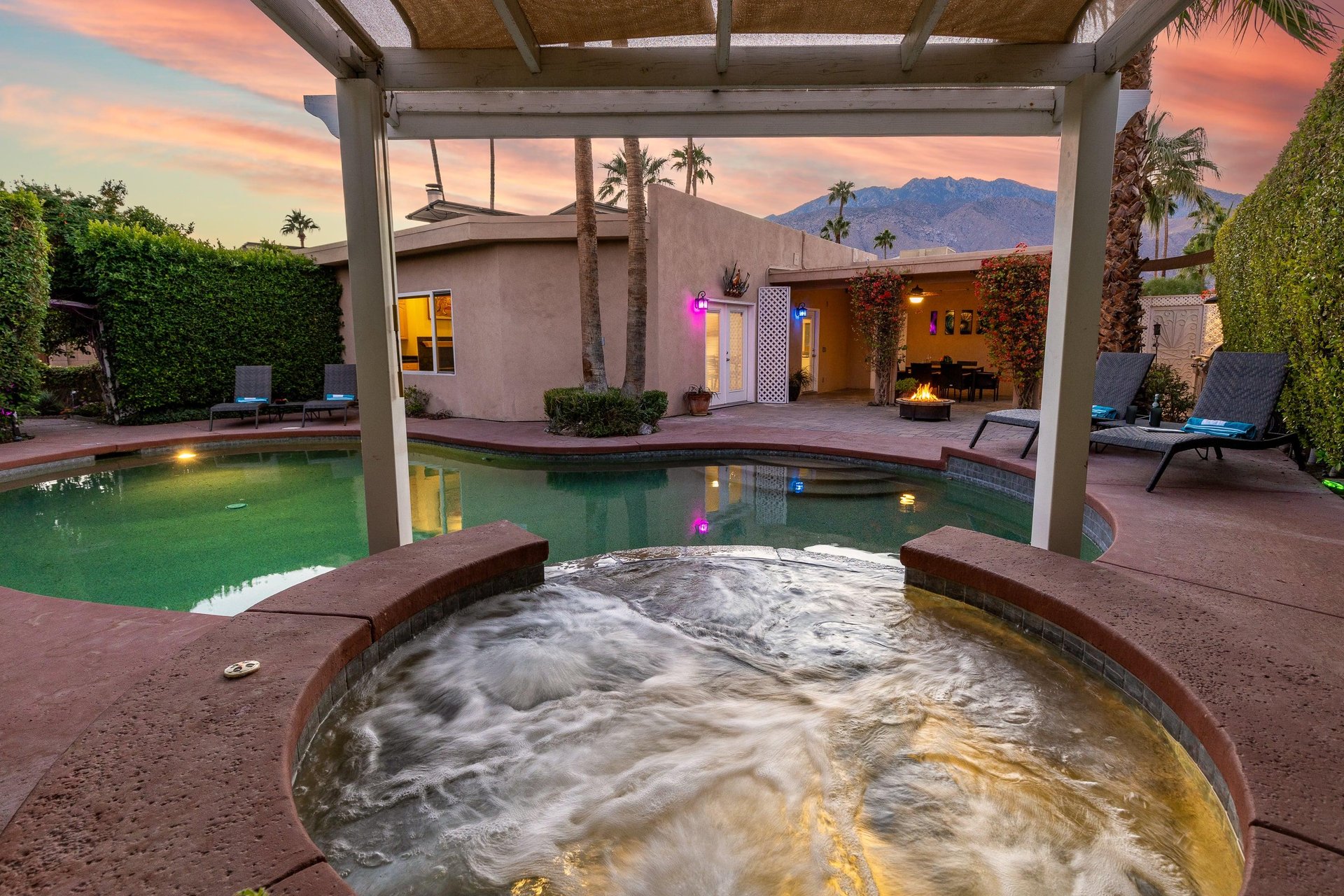 Bubbling spa