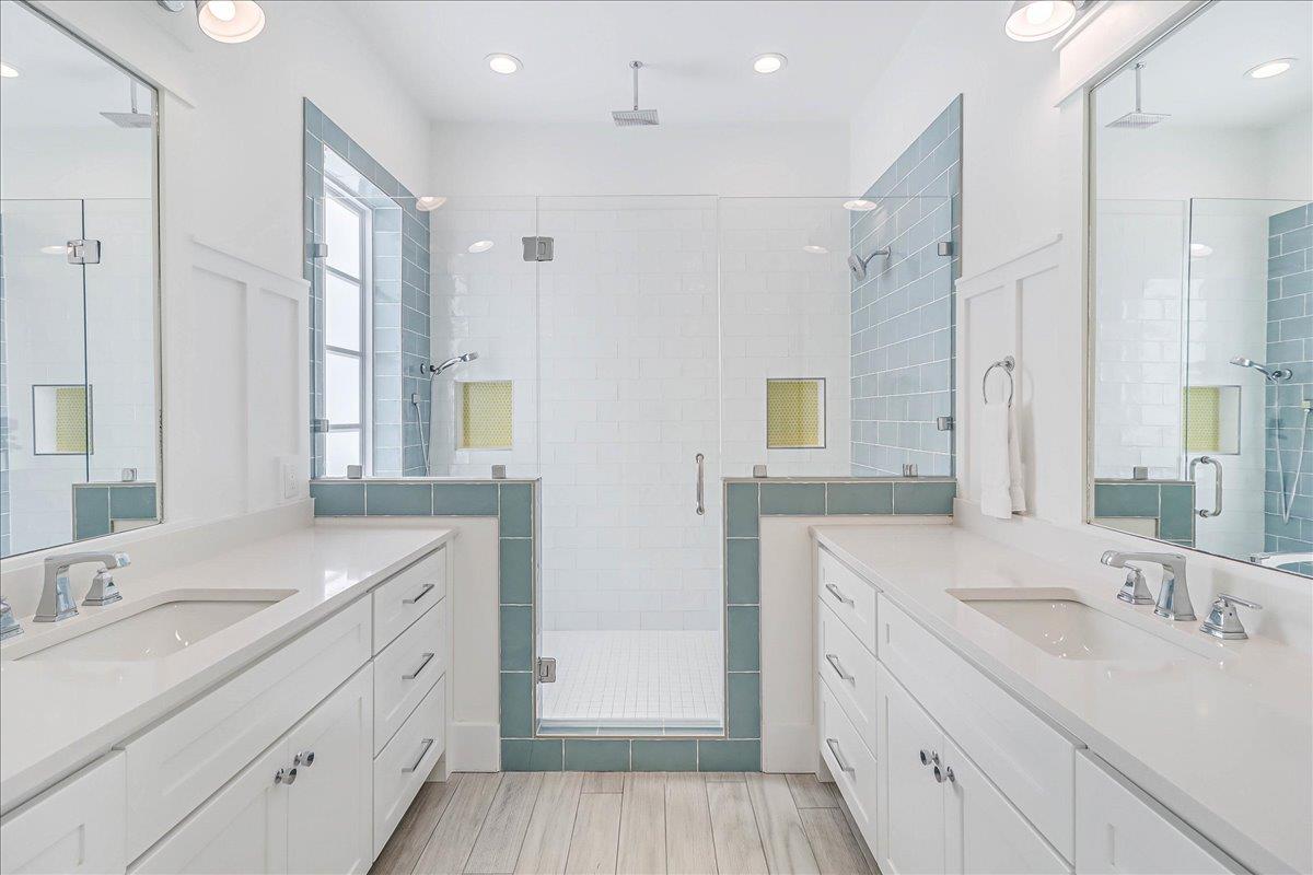 Primary King Ensuite, 2nd Floor