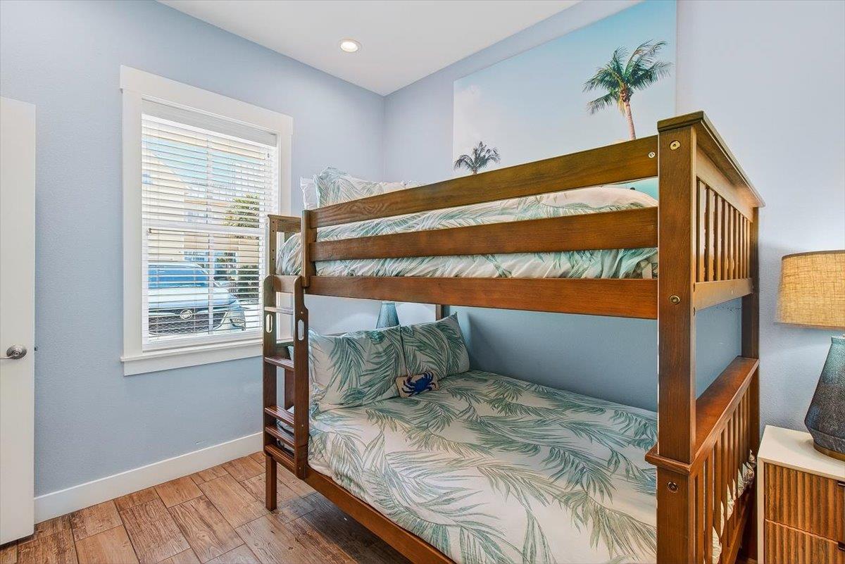 Full Over Full Bunk Bedroom